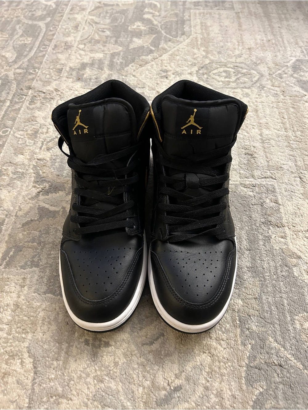 Air Jordan 1 Mid 'Black Metallic Gold'